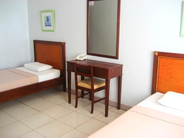Sun Avenue Tourist Inn & Cafe Tagbilaran City Bagian luar foto