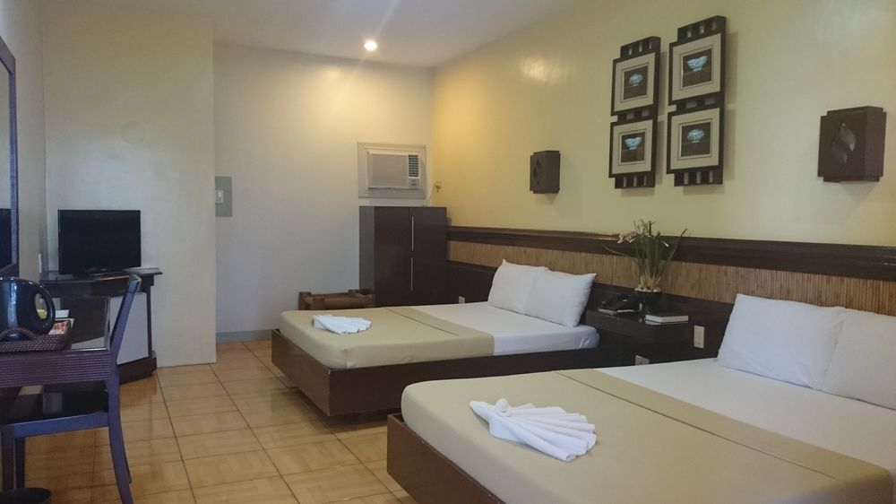 Sun Avenue Tourist Inn & Cafe Tagbilaran City Bagian luar foto