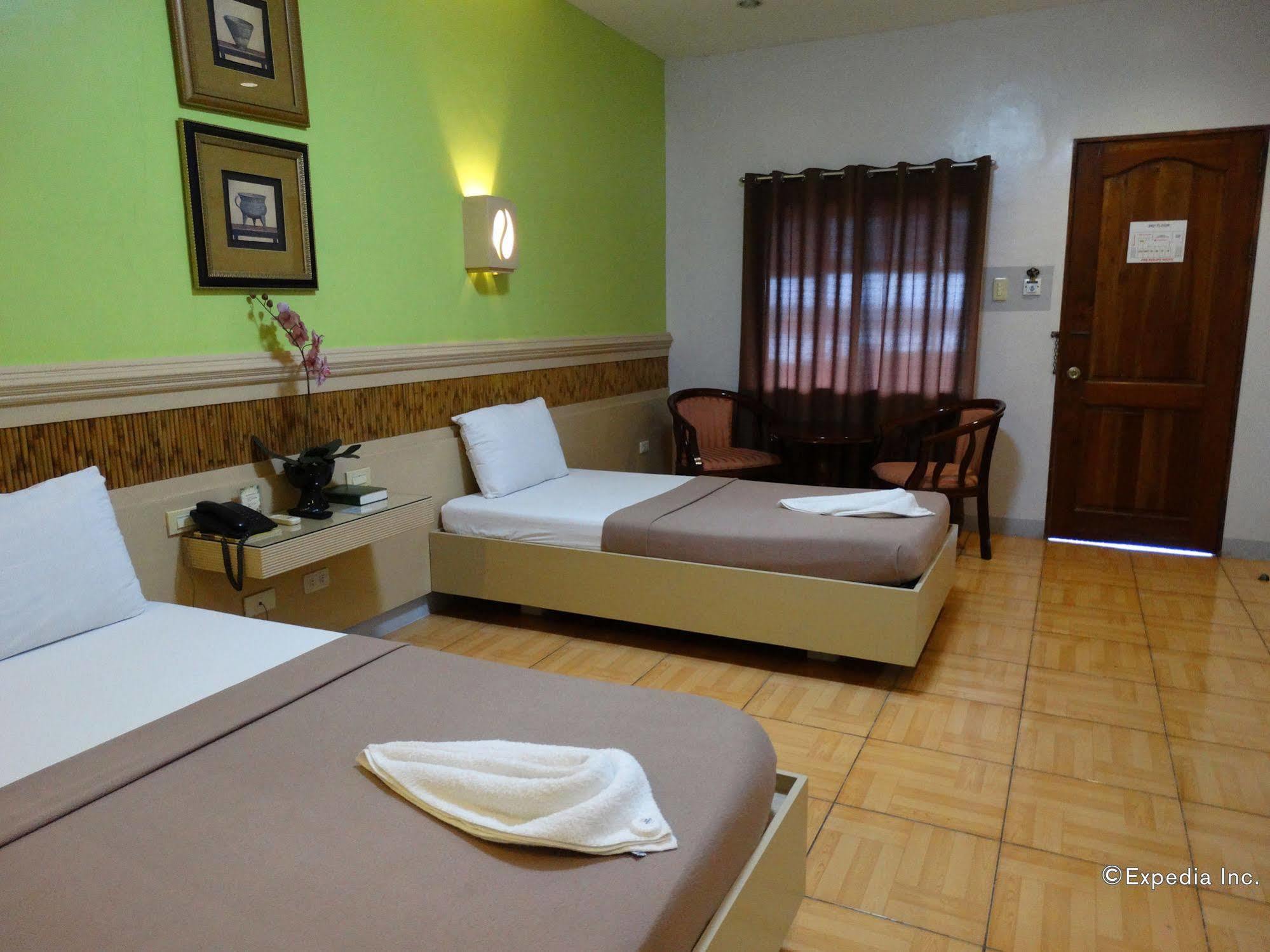 Sun Avenue Tourist Inn & Cafe Tagbilaran City Bagian luar foto